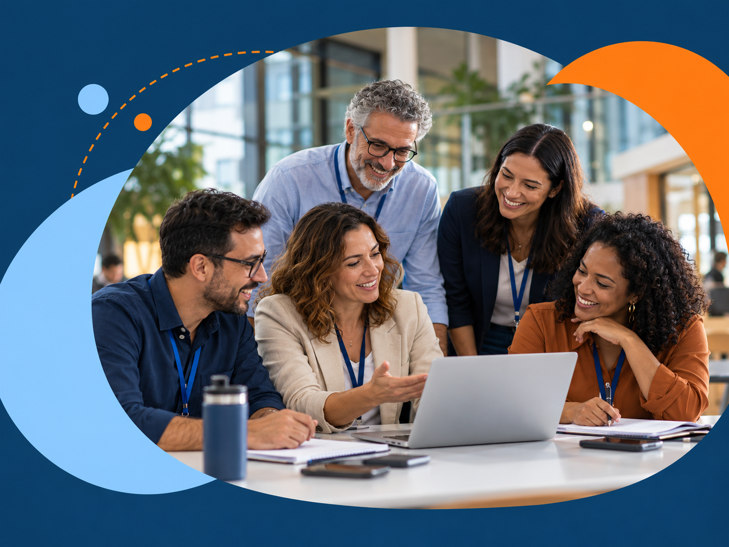 Equipe institucional reunida em ambiente de trabalho